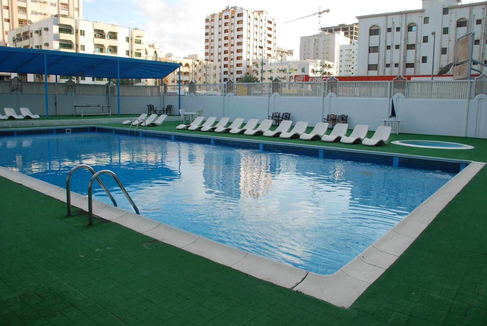 Hotel Al Bustan Flats Šardžá Exteriér fotografie